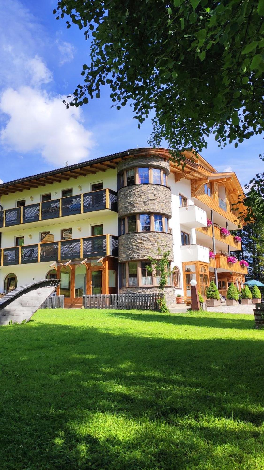 Guesthouse Rungg Badia  Exterior foto