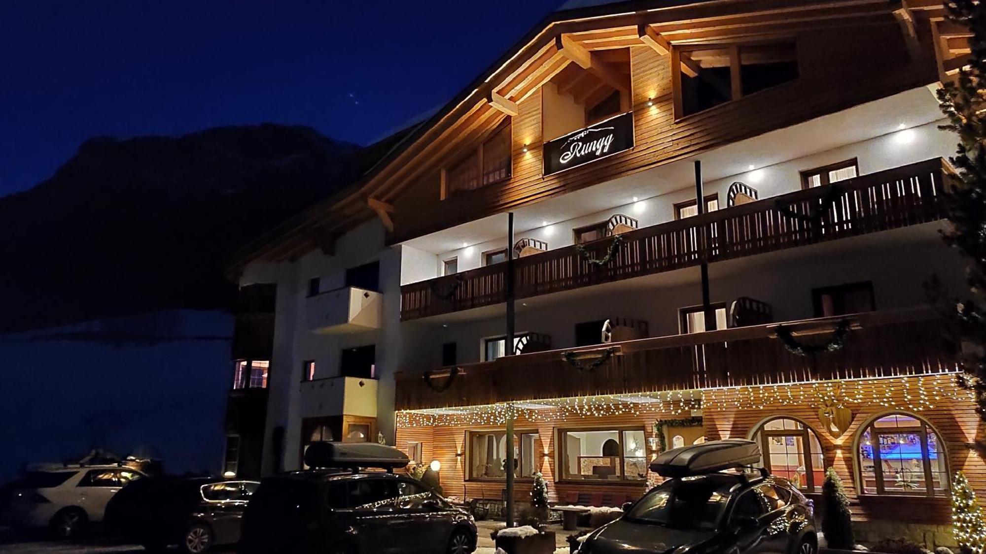 Guesthouse Rungg Badia  Exterior foto